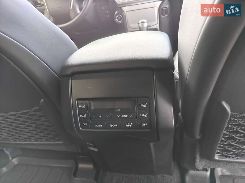 Позашляховик / Кросовер Toyota Land Cruiser Prado 2019 в Києві фото 31 Позашляховик / Кросовер Toyota Land Cruiser Prado 2019 в Києві