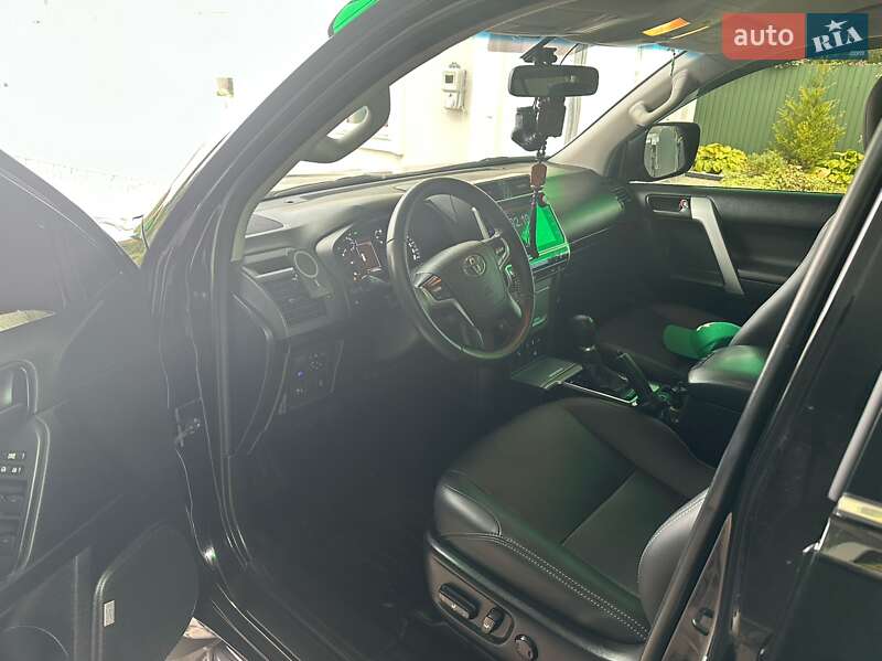 Позашляховик / Кросовер Toyota Land Cruiser Prado 2019 в Черкасах фото 14 Позашляховик / Кросовер Toyota Land Cruiser Prado 2019 в Черкасах