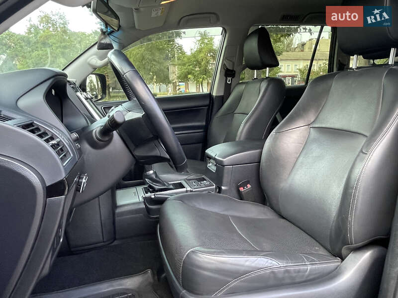 Позашляховик / Кросовер Toyota Land Cruiser Prado 2017 в Миколаєві