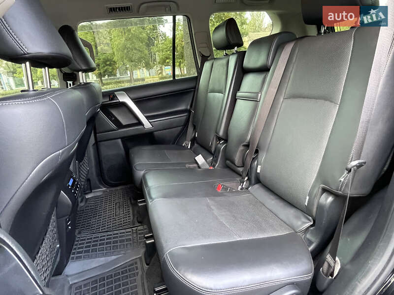 Позашляховик / Кросовер Toyota Land Cruiser Prado 2017 в Миколаєві