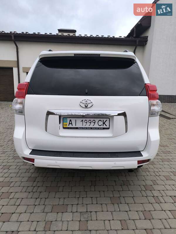 Внедорожник / Кроссовер Toyota Land Cruiser Prado 2010 в Киеве