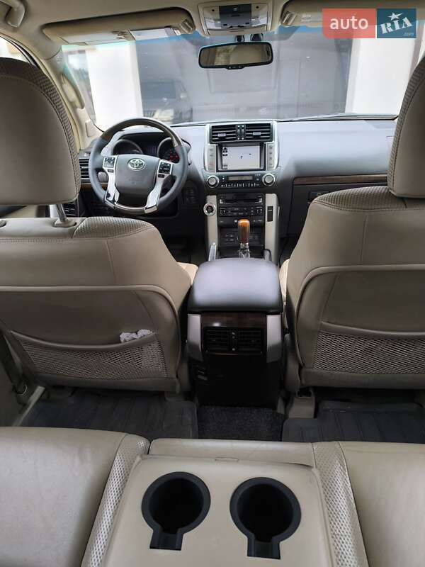 Внедорожник / Кроссовер Toyota Land Cruiser Prado 2010 в Киеве