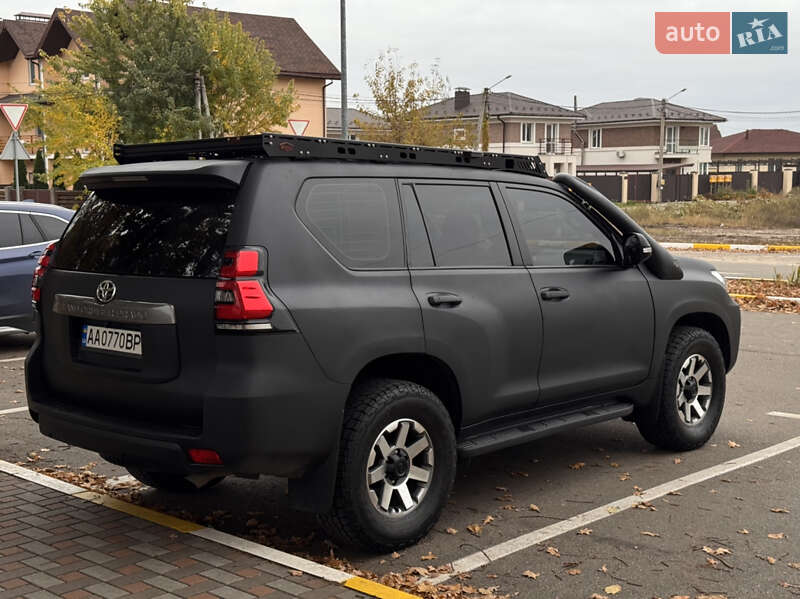 Toyota Land Cruiser Prado 2019