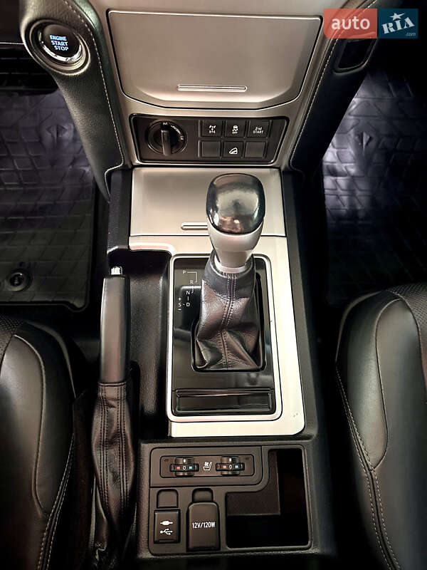 Позашляховик / Кросовер Toyota Land Cruiser Prado 2018 в Києві