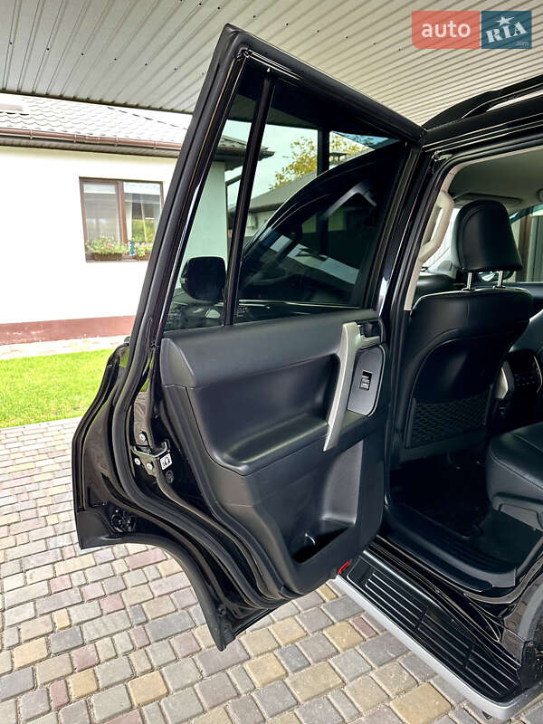 Позашляховик / Кросовер Toyota Land Cruiser Prado 2018 в Києві