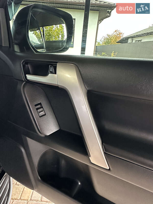 Позашляховик / Кросовер Toyota Land Cruiser Prado 2018 в Києві