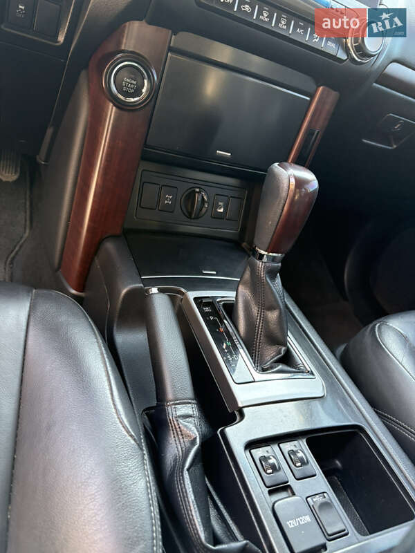 Позашляховик / Кросовер Toyota Land Cruiser Prado 2013 в Харкові