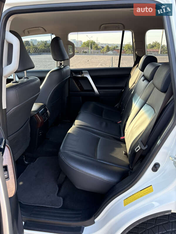 Позашляховик / Кросовер Toyota Land Cruiser Prado 2013 в Харкові