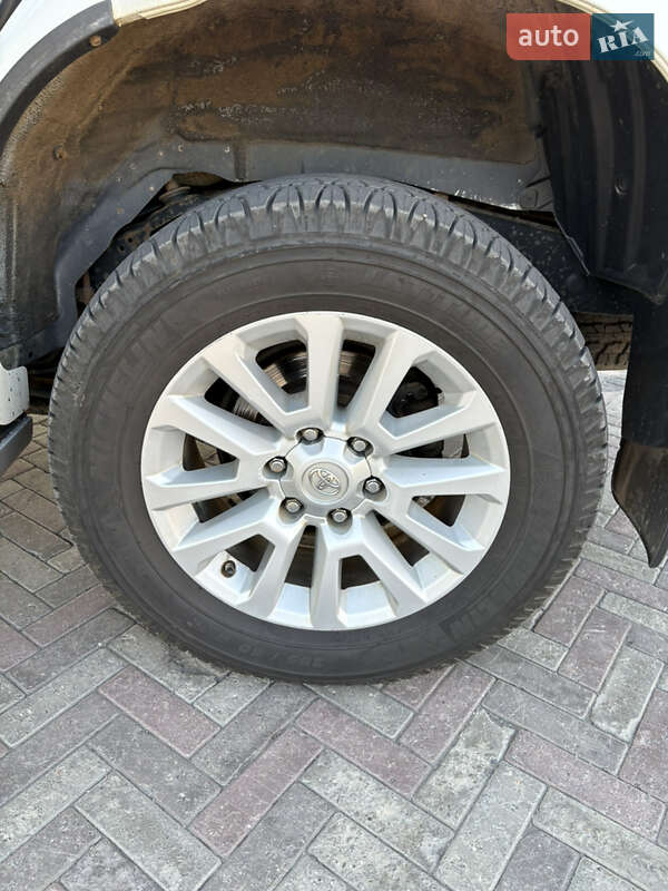 Позашляховик / Кросовер Toyota Land Cruiser Prado 2013 в Харкові