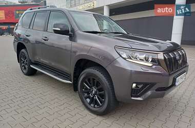 Внедорожник / Кроссовер Toyota Land Cruiser Prado 2022 в 