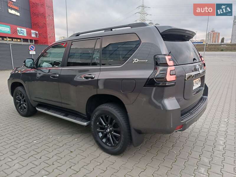 Позашляховик / Кросовер Toyota Land Cruiser Prado 2022 в Києві