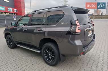 Внедорожник / Кроссовер Toyota Land Cruiser Prado 2022 в 