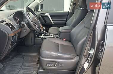 Внедорожник / Кроссовер Toyota Land Cruiser Prado 2022 в 