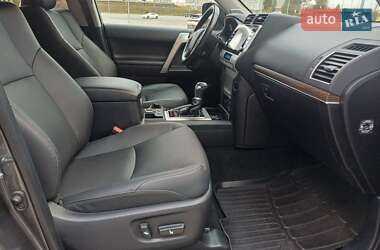 Внедорожник / Кроссовер Toyota Land Cruiser Prado 2022 в 