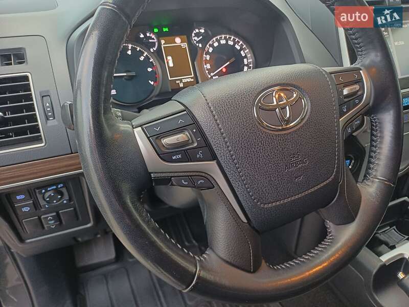 Позашляховик / Кросовер Toyota Land Cruiser Prado 2022 в Києві