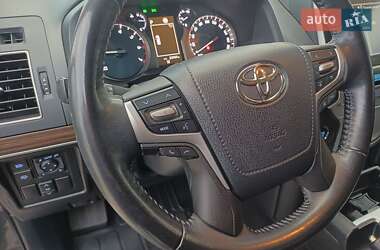 Внедорожник / Кроссовер Toyota Land Cruiser Prado 2022 в 