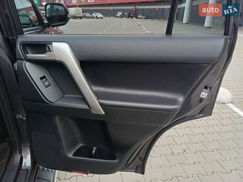 Позашляховик / Кросовер Toyota Land Cruiser Prado 2022 в Києві
