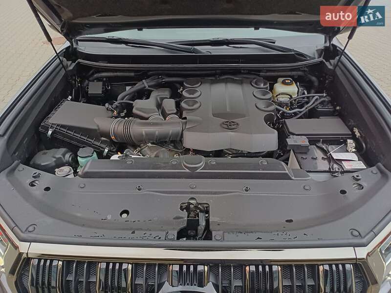 Позашляховик / Кросовер Toyota Land Cruiser Prado 2022 в Києві