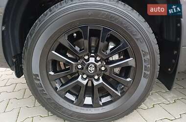 Внедорожник / Кроссовер Toyota Land Cruiser Prado 2022 в 