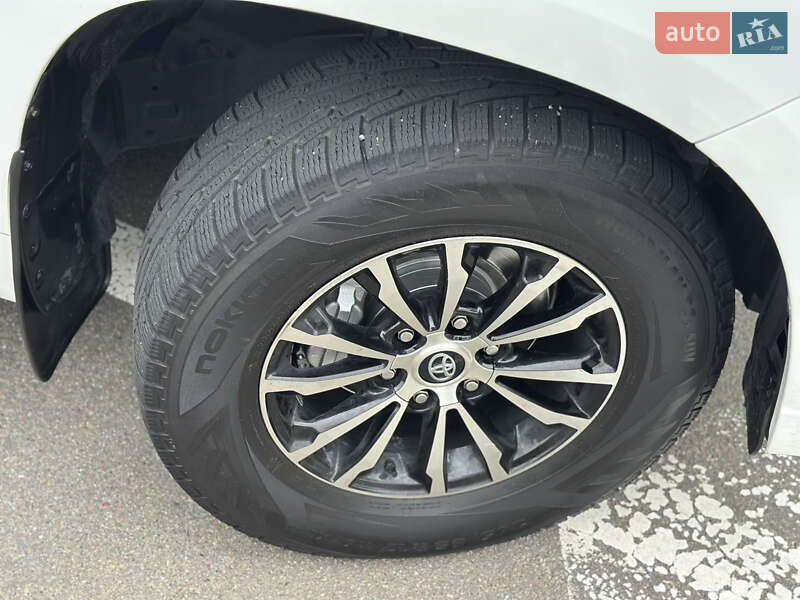 Позашляховик / Кросовер Toyota Land Cruiser Prado 2013 в Києві фото 17 Позашляховик / Кросовер Toyota Land Cruiser Prado 2013 в Києві