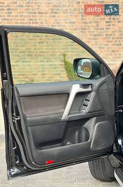 Внедорожник / Кроссовер Toyota Land Cruiser Prado 2020 в 