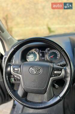 Внедорожник / Кроссовер Toyota Land Cruiser Prado 2020 в 