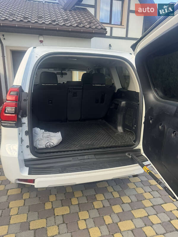 Внедорожник / Кроссовер Toyota Land Cruiser Prado 2019 в Львове фото 3 Внедорожник / Кроссовер Toyota Land Cruiser Prado 2019 в Львове