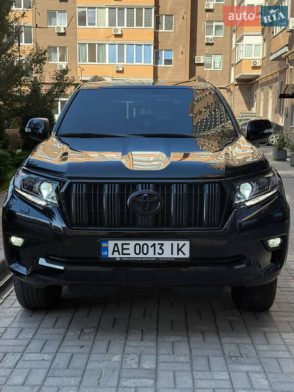 Toyota Land Cruiser Prado 2023