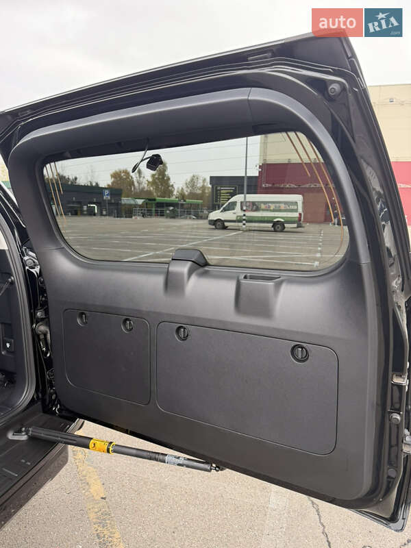 Внедорожник / Кроссовер Toyota Land Cruiser Prado 2019 в Киеве фото 24 Внедорожник / Кроссовер Toyota Land Cruiser Prado 2019 в Киеве