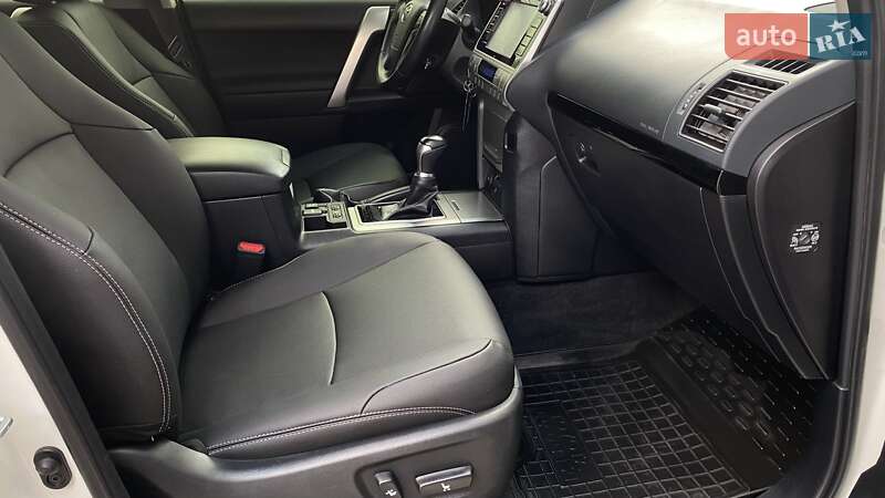 Позашляховик / Кросовер Toyota Land Cruiser Prado 2018 в Одесі