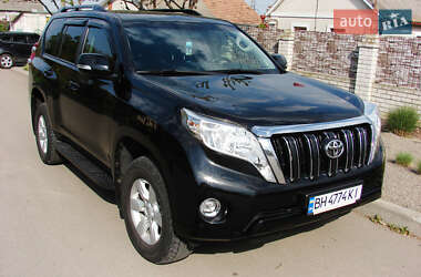 Позашляховик / Кросовер Toyota Land Cruiser Prado 2017 в  фото 3 Позашляховик / Кросовер Toyota Land Cruiser Prado 2017 в