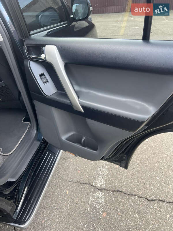 Позашляховик / Кросовер Toyota Land Cruiser Prado 2010 в Києві фото 6 Позашляховик / Кросовер Toyota Land Cruiser Prado 2010 в Києві