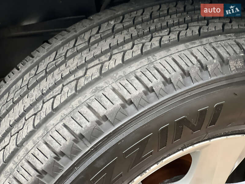 Внедорожник / Кроссовер Toyota Land Cruiser Prado 2010 в Киеве