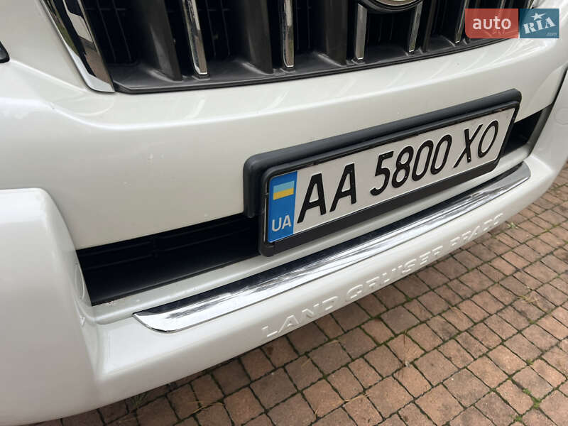 Внедорожник / Кроссовер Toyota Land Cruiser Prado 2010 в Киеве