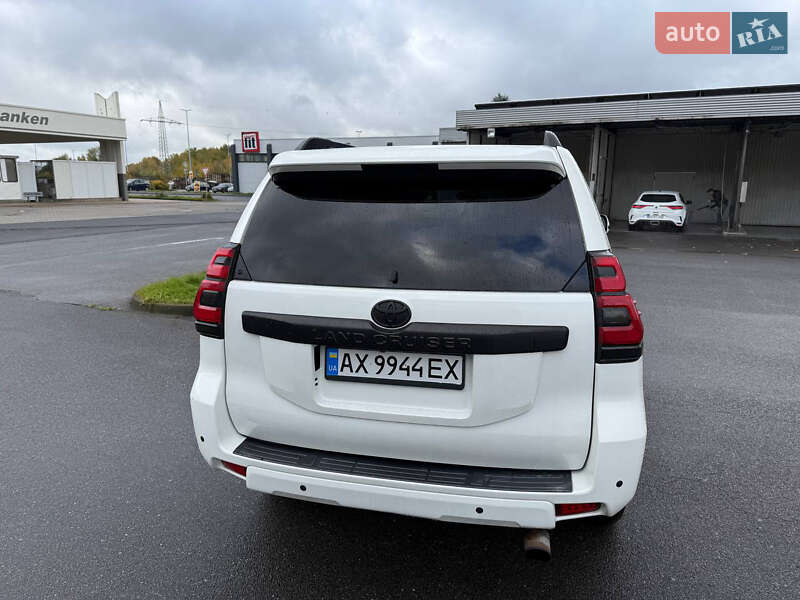Позашляховик / Кросовер Toyota Land Cruiser Prado 2010 в Харкові