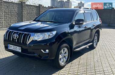 Внедорожник / Кроссовер Toyota Land Cruiser Prado 2019 в 