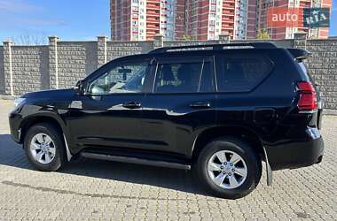 Внедорожник / Кроссовер Toyota Land Cruiser Prado 2019 в 