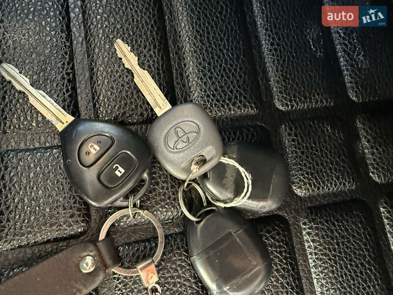 Внедорожник / Кроссовер Toyota Land Cruiser Prado 2010 в Харькове фото 21 Внедорожник / Кроссовер Toyota Land Cruiser Prado 2010 в Харькове