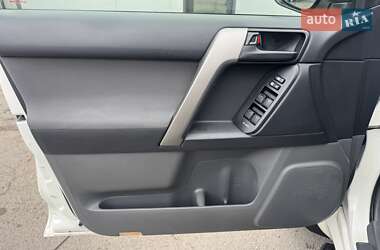 Внедорожник / Кроссовер Toyota Land Cruiser Prado 2012 в 