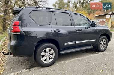 Внедорожник / Кроссовер Toyota Land Cruiser Prado 2017 в 