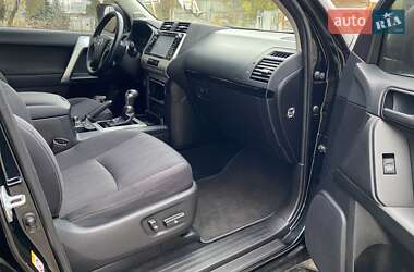 Внедорожник / Кроссовер Toyota Land Cruiser Prado 2017 в 