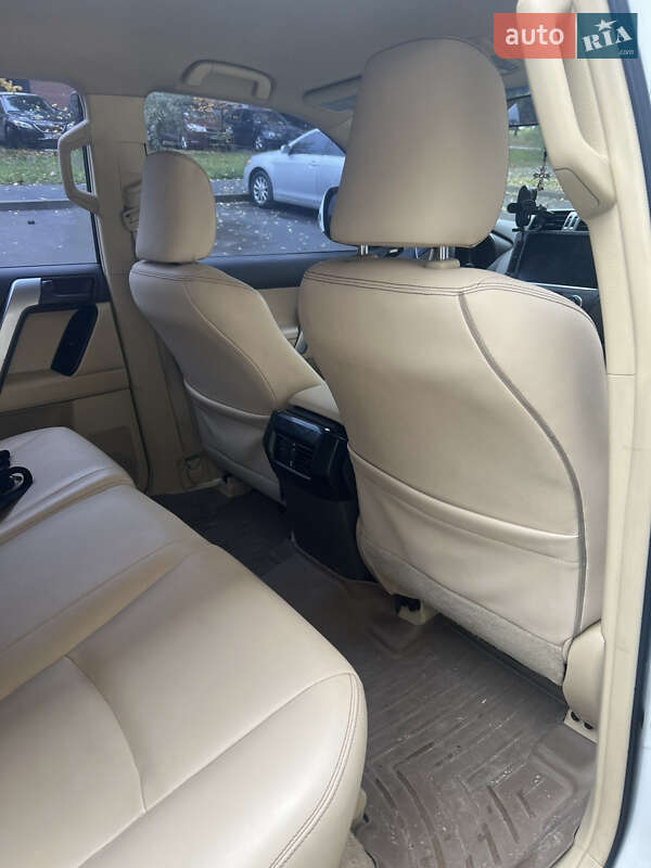 Внедорожник / Кроссовер Toyota Land Cruiser Prado 2014 в Харькове