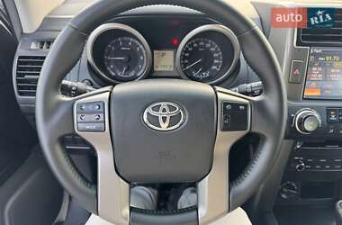 Внедорожник / Кроссовер Toyota Land Cruiser Prado 2012 в 