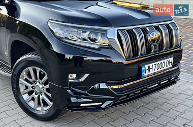 Внедорожник / Кроссовер Toyota Land Cruiser Prado 2020 в 
