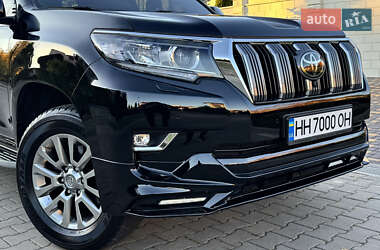Внедорожник / Кроссовер Toyota Land Cruiser Prado 2020 в 