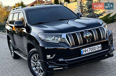 Внедорожник / Кроссовер Toyota Land Cruiser Prado 2020 в 
