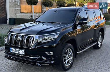 Внедорожник / Кроссовер Toyota Land Cruiser Prado 2020 в 