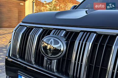 Внедорожник / Кроссовер Toyota Land Cruiser Prado 2020 в 