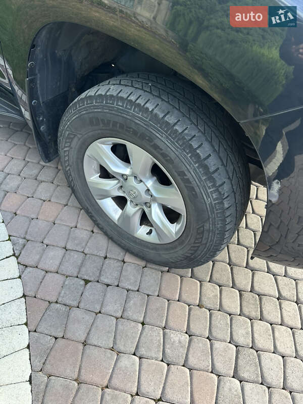 Внедорожник / Кроссовер Toyota Land Cruiser Prado 2012 в Черновцах