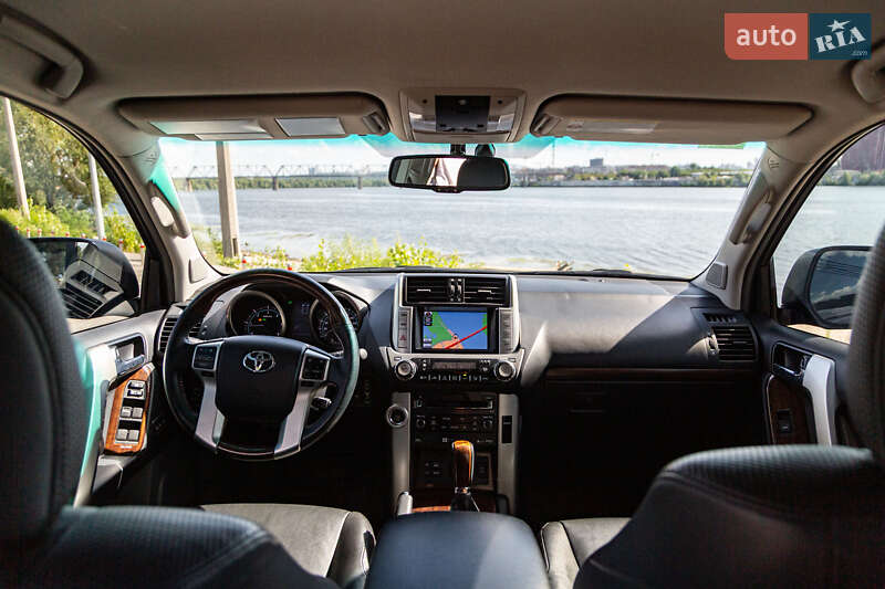 Внедорожник / Кроссовер Toyota Land Cruiser Prado 2011 в Киеве